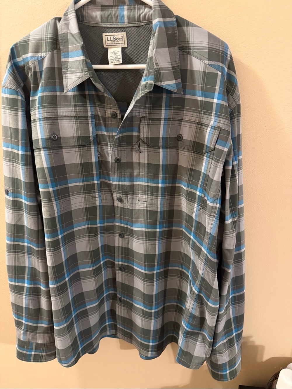 L.L. Bean Men's Gray & Blue Plaid Button-Up outdoor fishing shirt size XL